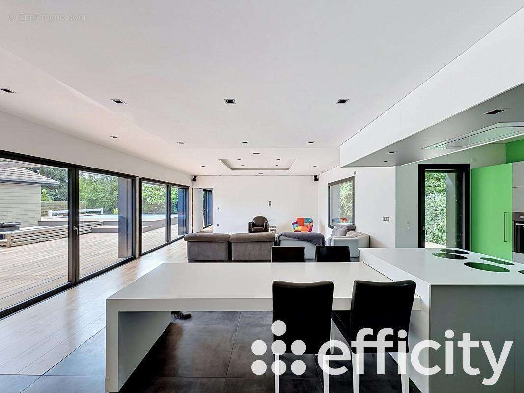 Maison 235 m² à Communay  - photo 15