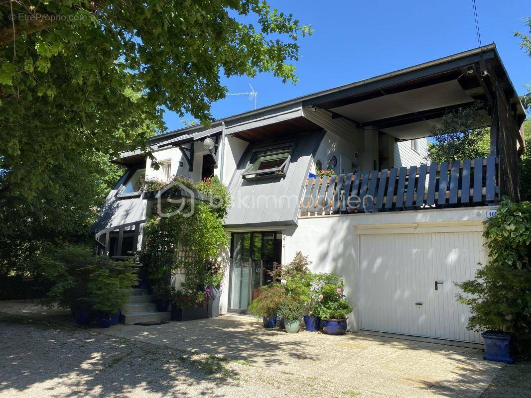 Maison à SAINTRY-SUR-SEINE