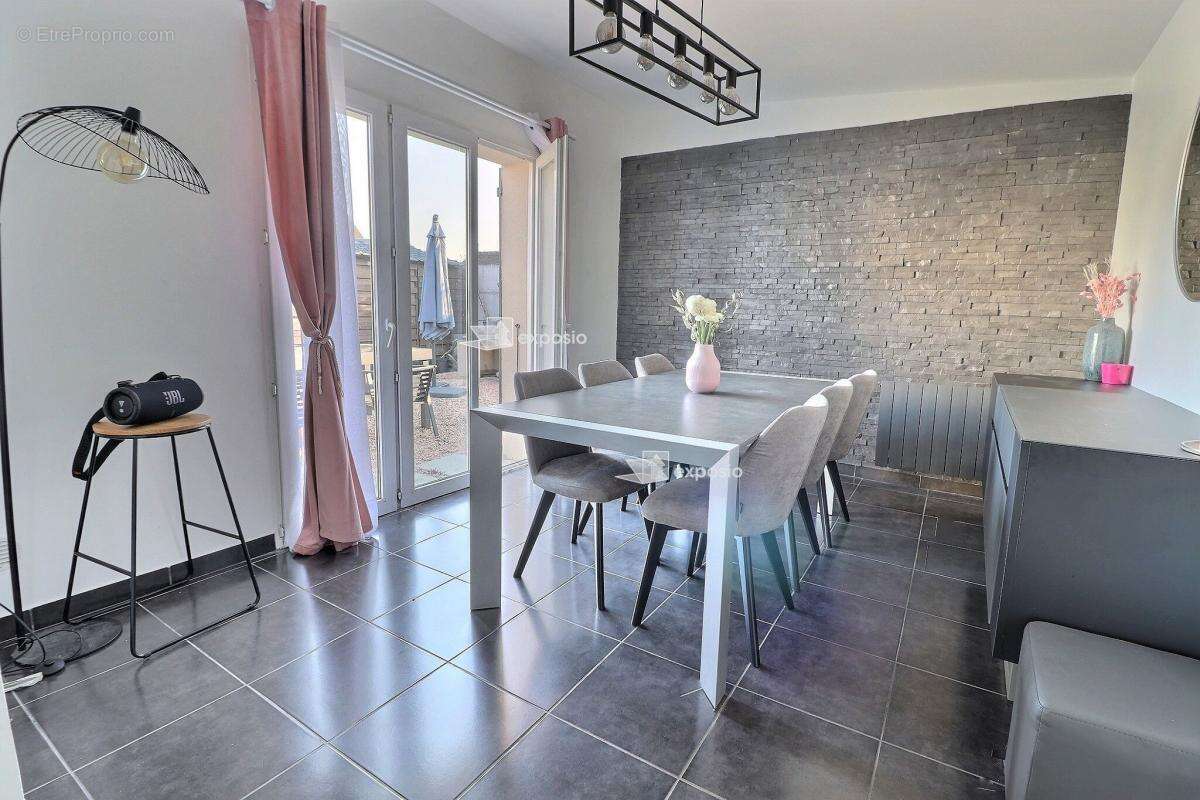 Maison à SAINT-GERMAIN-LES-ARPAJON