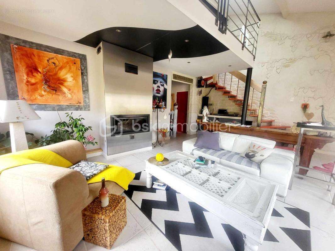 Maison de caractère de 243 m² à Privas - photo 6