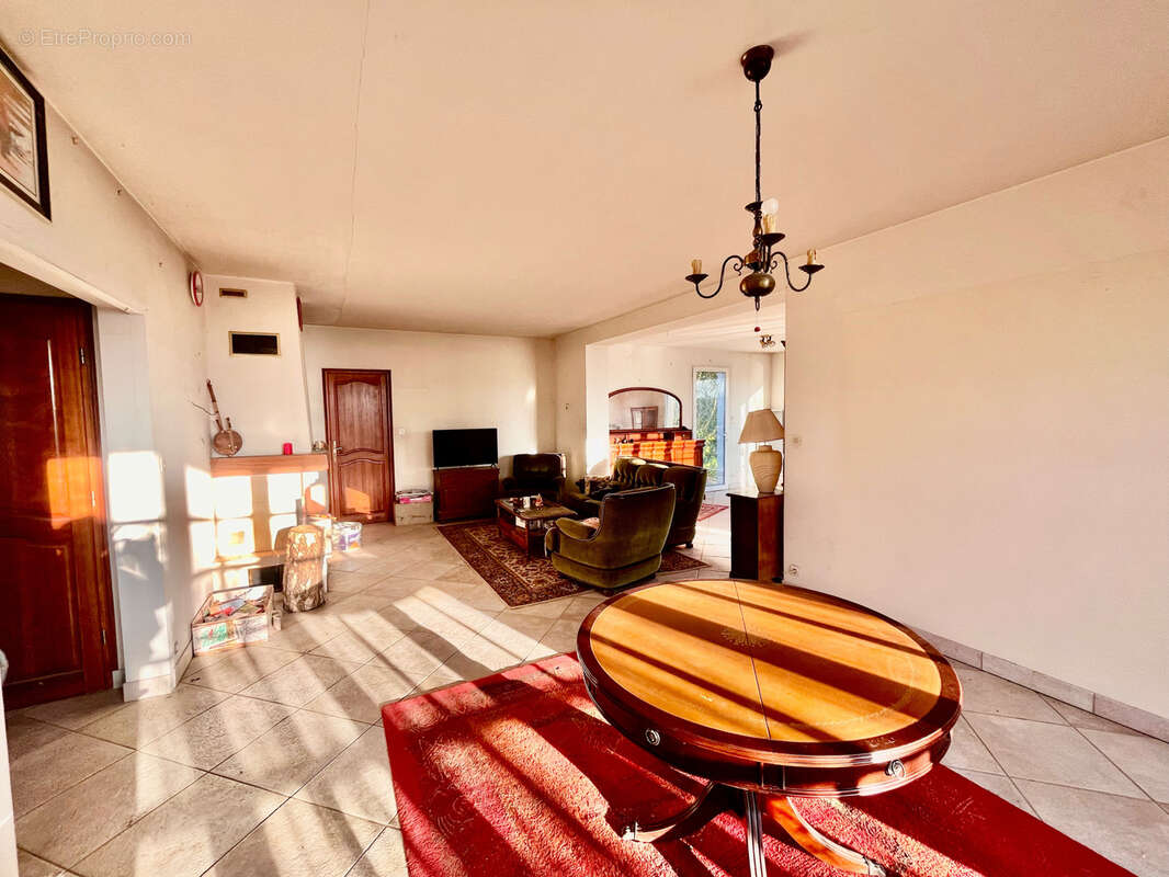 Maison à MONTREUIL-BELLAY