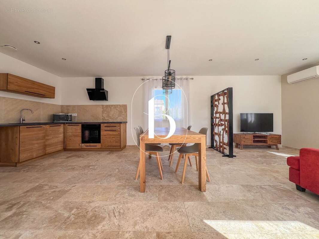 Maison à GOUDARGUES