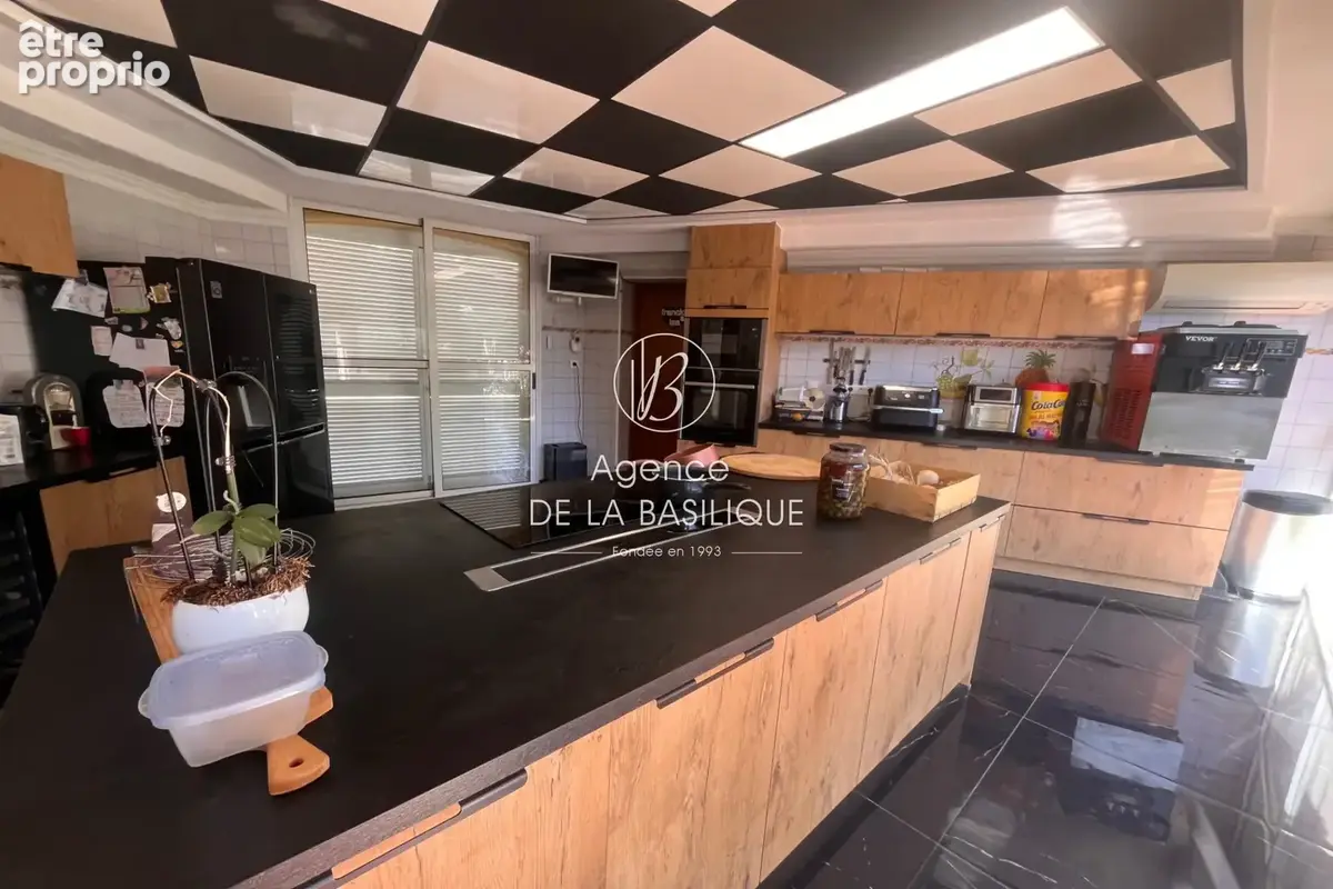Maison 5 pièces 162 m² à vendre à Saint-Maximin-La-Sainte-Baume (83470) - photo 6