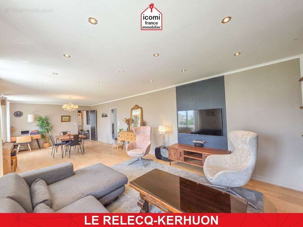 Maison à LE RELECQ-KERHUON
