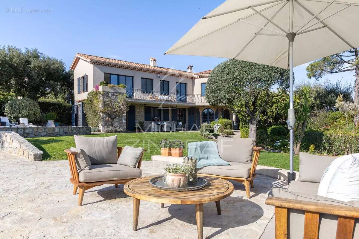 Maison à MANDELIEU-LA-NAPOULE