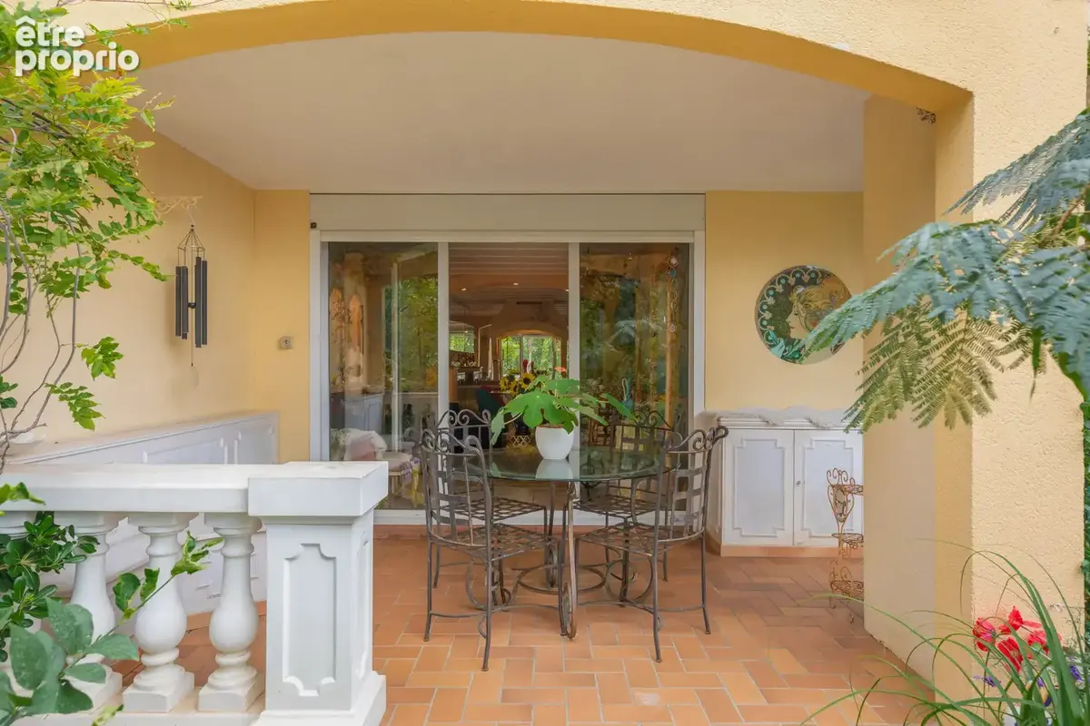 Un veritable art de vivre pour ce t2 en rez de jardin avec garage - photo 9