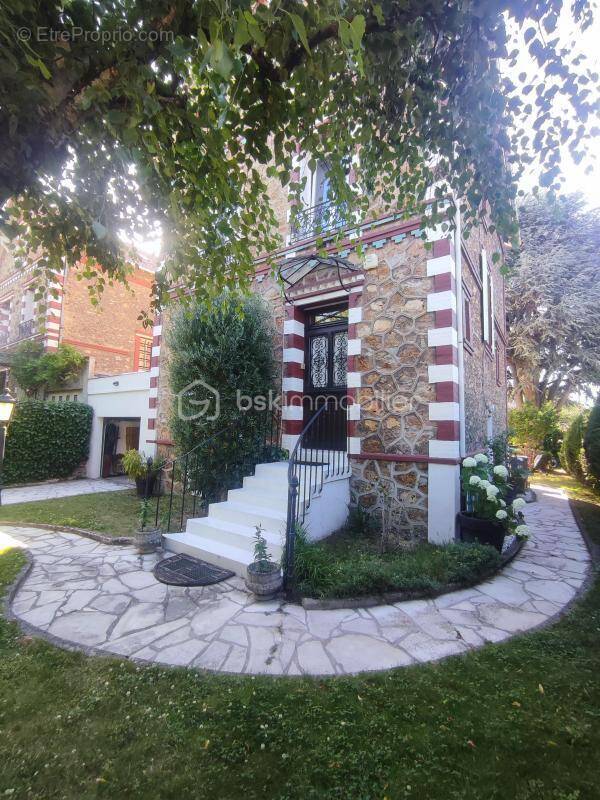 Maison à VILLEMOMBLE