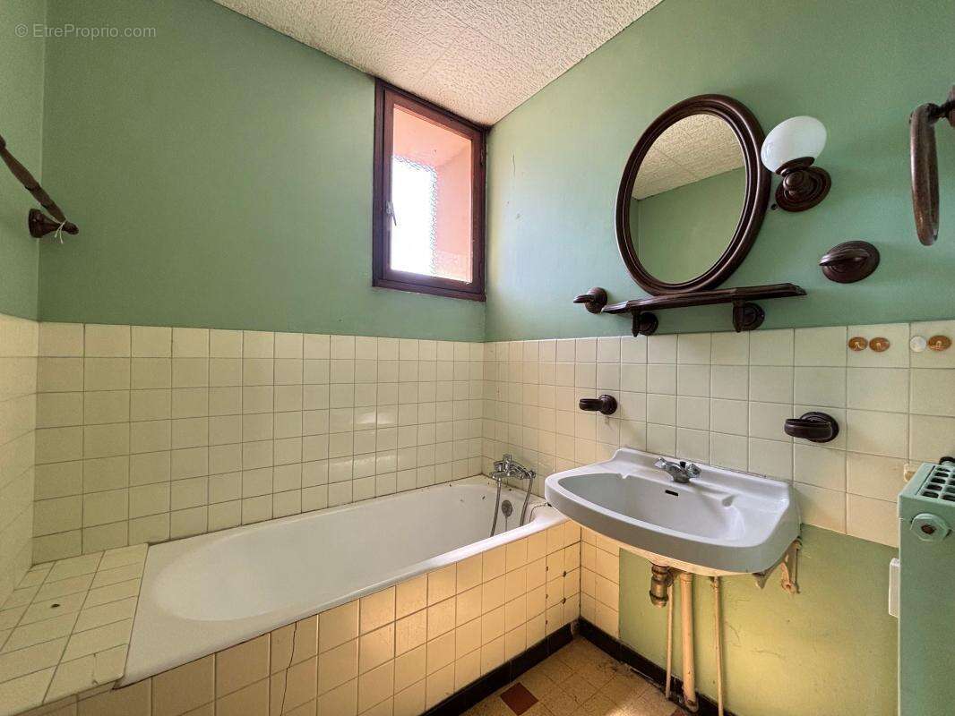 Appartement à LES ECHELLES