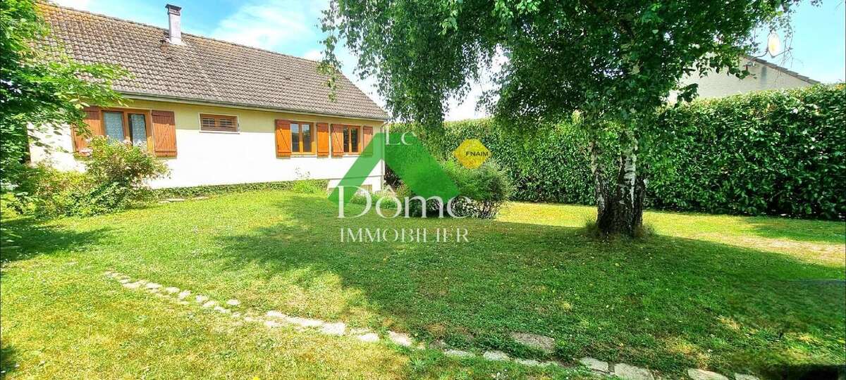 Maison à VALLANGOUJARD