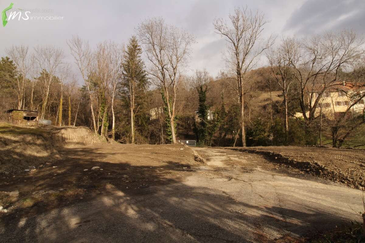 Terrain à CHATEAUVIEUX