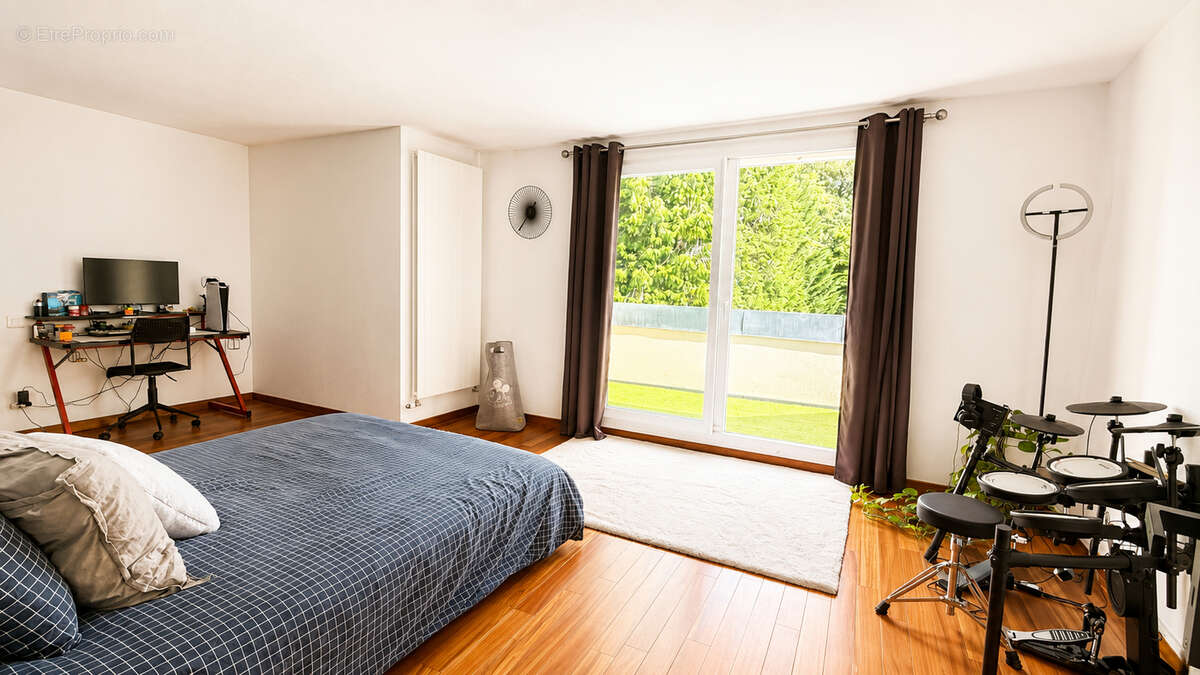 Maison Lamorlaye 8 pièces 300 m2 avec piscine - photo 11