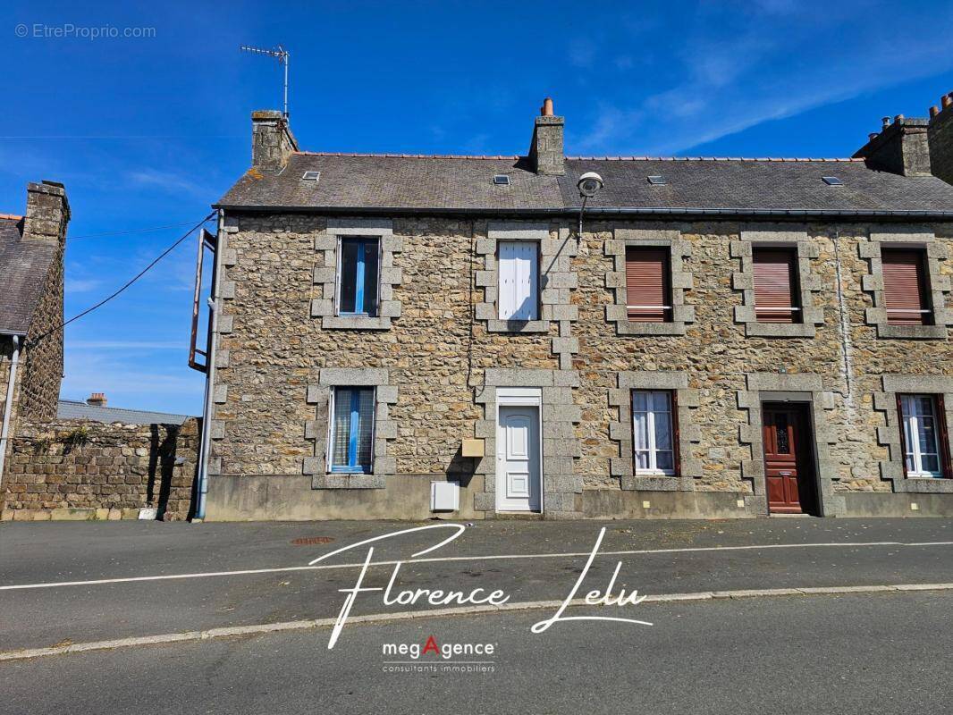 Maison à PLOUMAGOAR