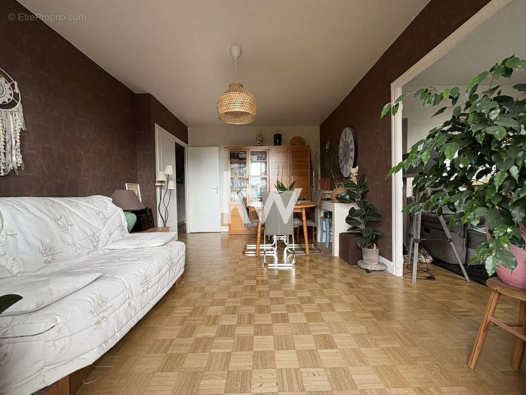 Appartement à MENNECY