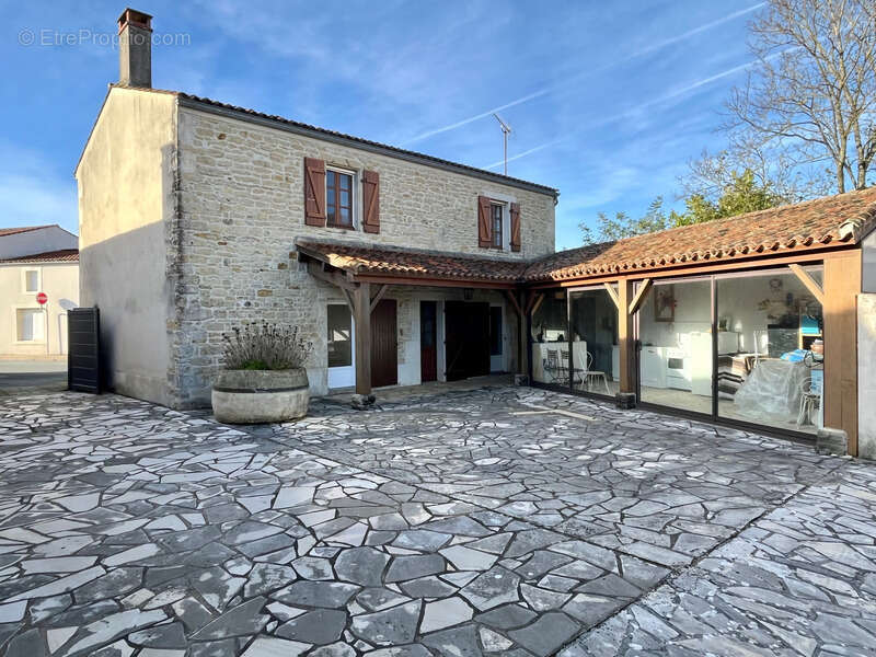 Maison à SAINT-MICHEL-EN-L'HERM