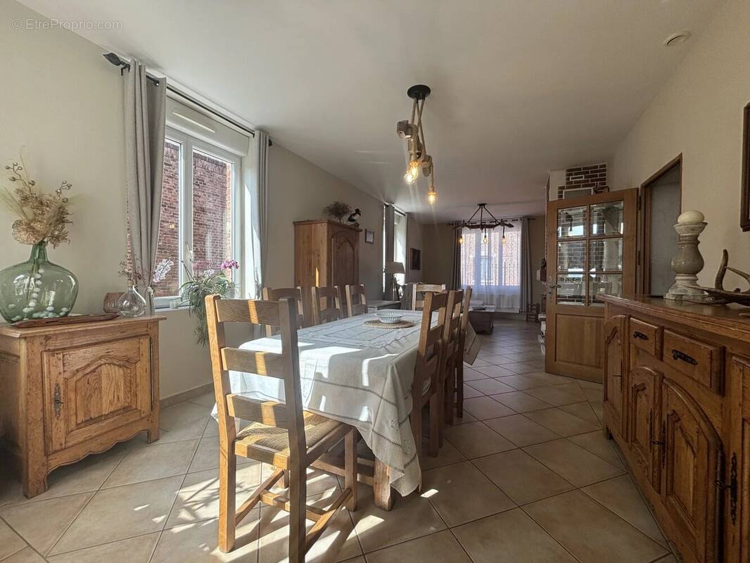 Maison à GOUZEAUCOURT