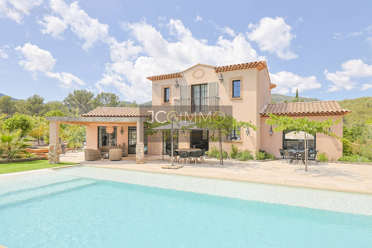 Maison à SOLLIES-TOUCAS