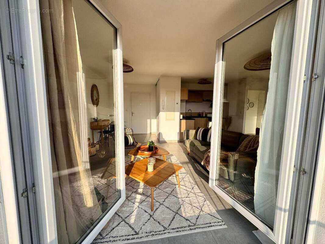   - Appartement à VILLEFRANCHE-SUR-SAONE