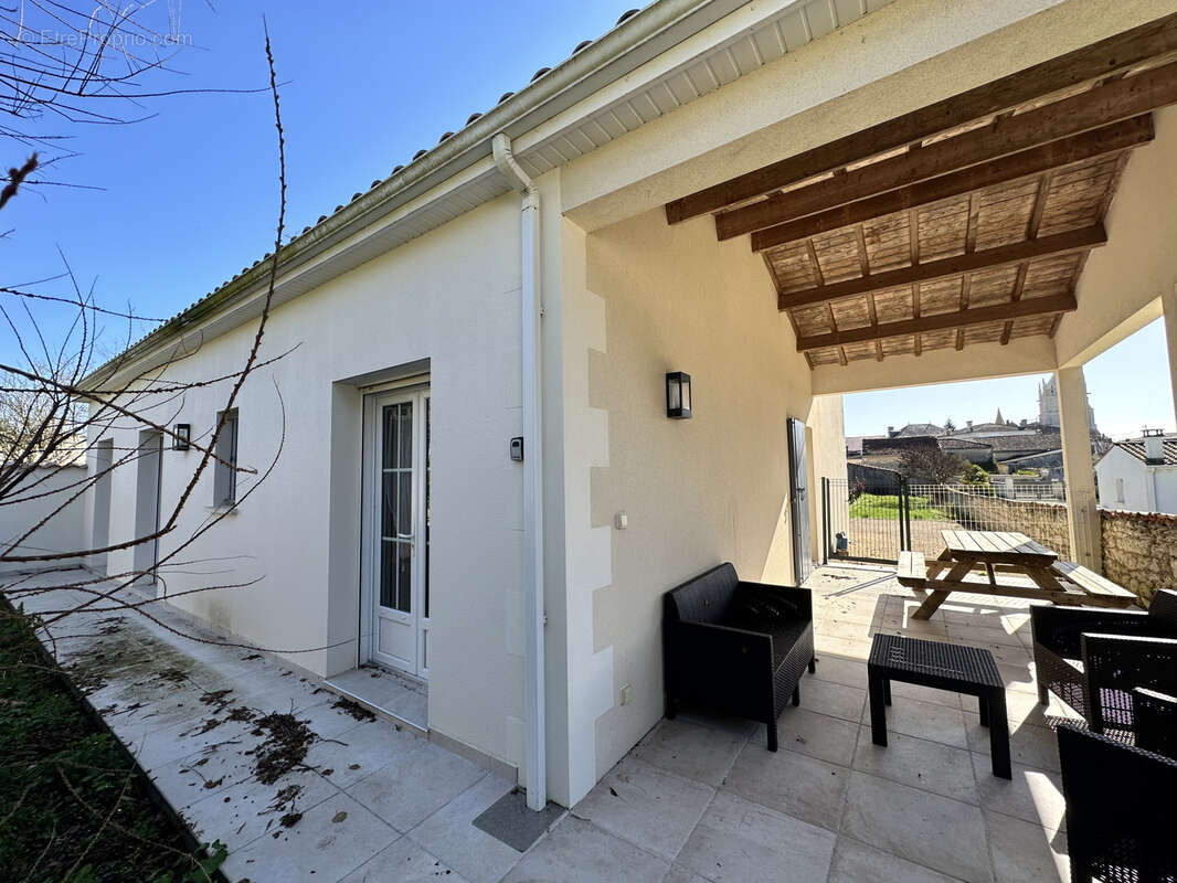 Maison à SAINT-FORT-SUR-GIRONDE