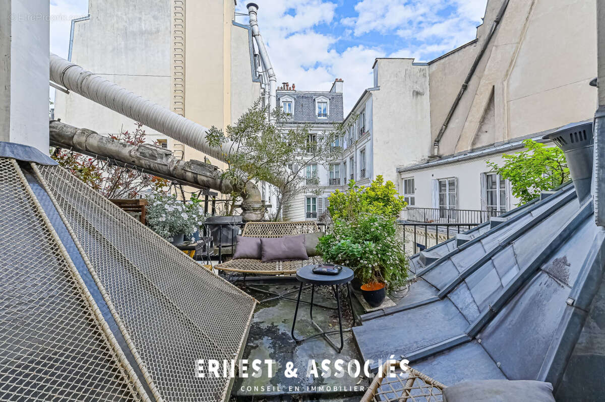 Appartement à PARIS-10E