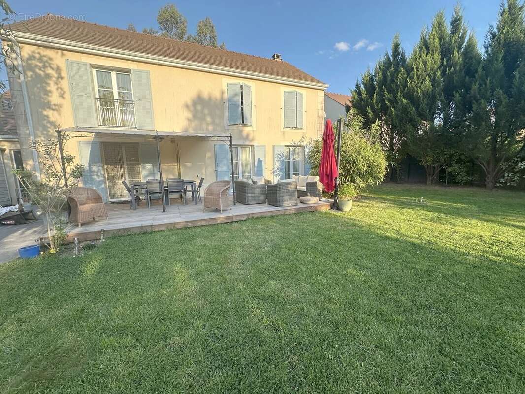 Maison à LES ESSARTS-LE-ROI