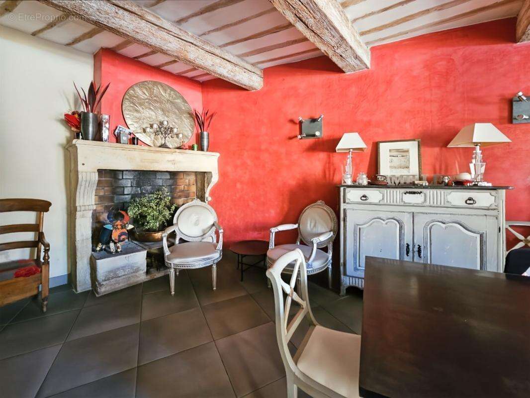 À Vendre à Comps - Maison de village de 180 m² avec extérieur - photo 11