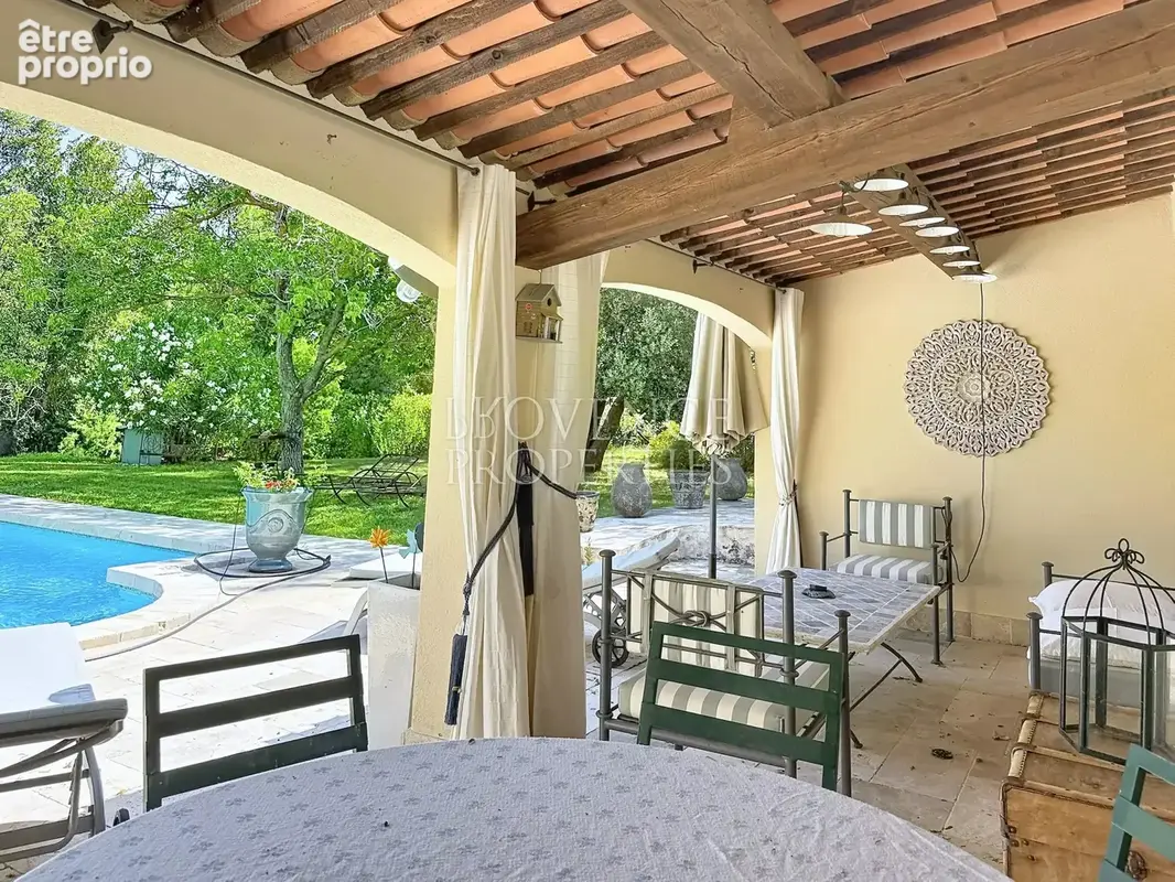 Propriété d'exception avec moulin du 19ème siècle, villa indépendante, 2 piscines sur 1,6 hectare - photo 15