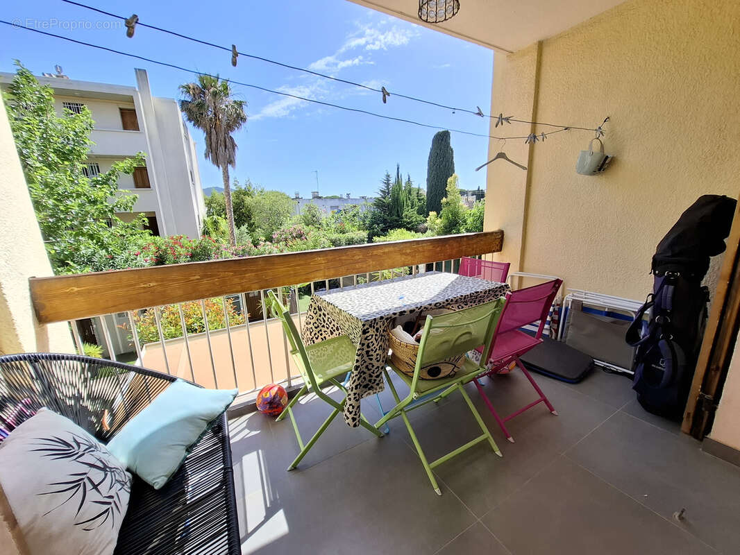 Appartement à SAINT-CYR-SUR-MER
