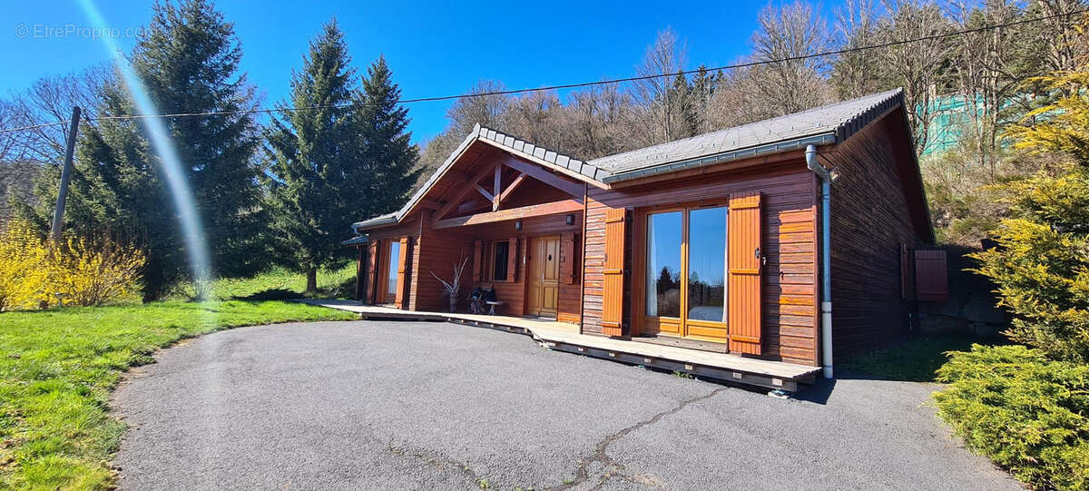 Maison à LE CHAMBON-SUR-LIGNON