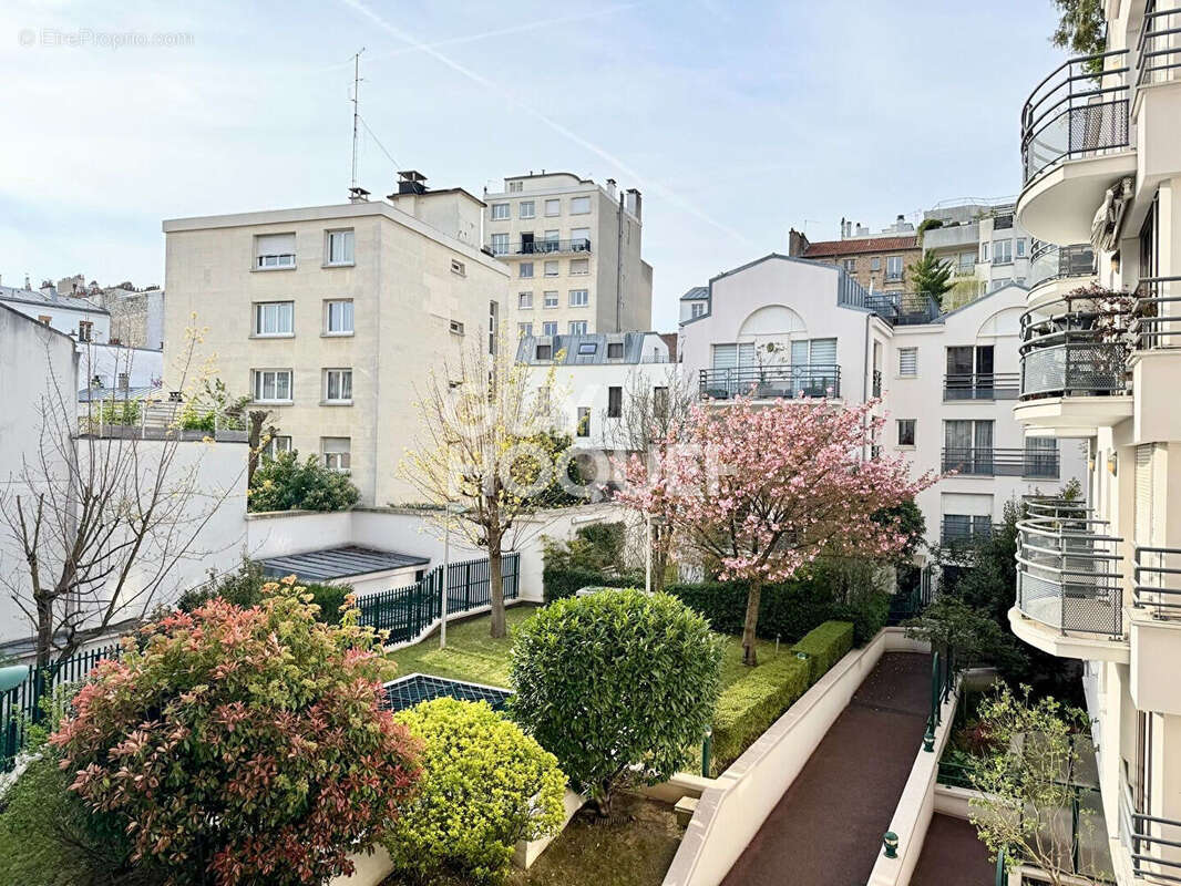 Appartement à PARIS-20E