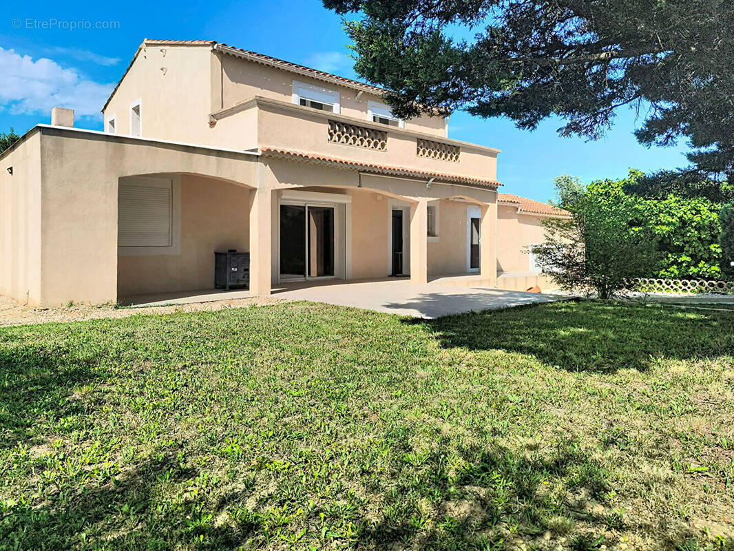 Maison à DOMAZAN