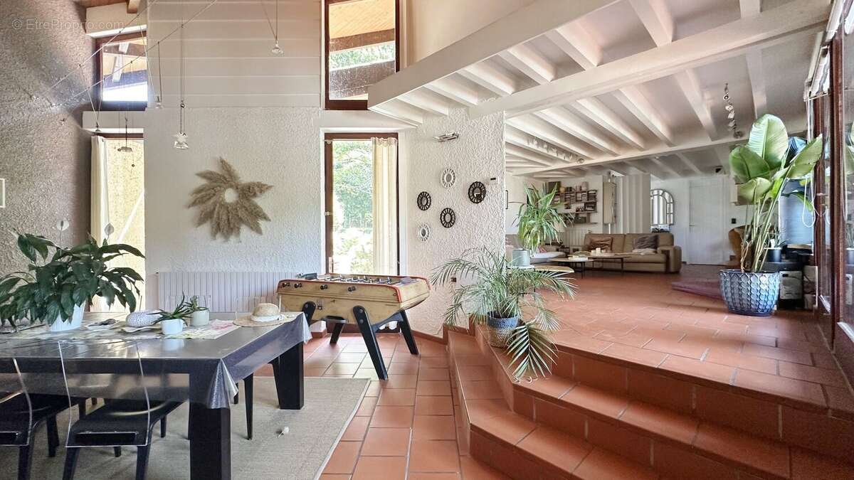 Villa d'architecte de type t7 de 188 m2 sur 2 hectares - photo 7