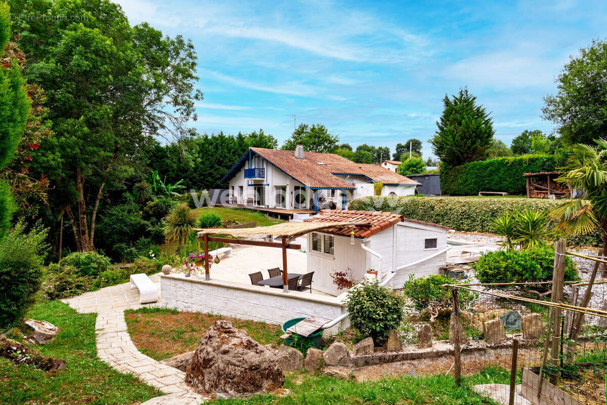 Maison à MOUGUERRE