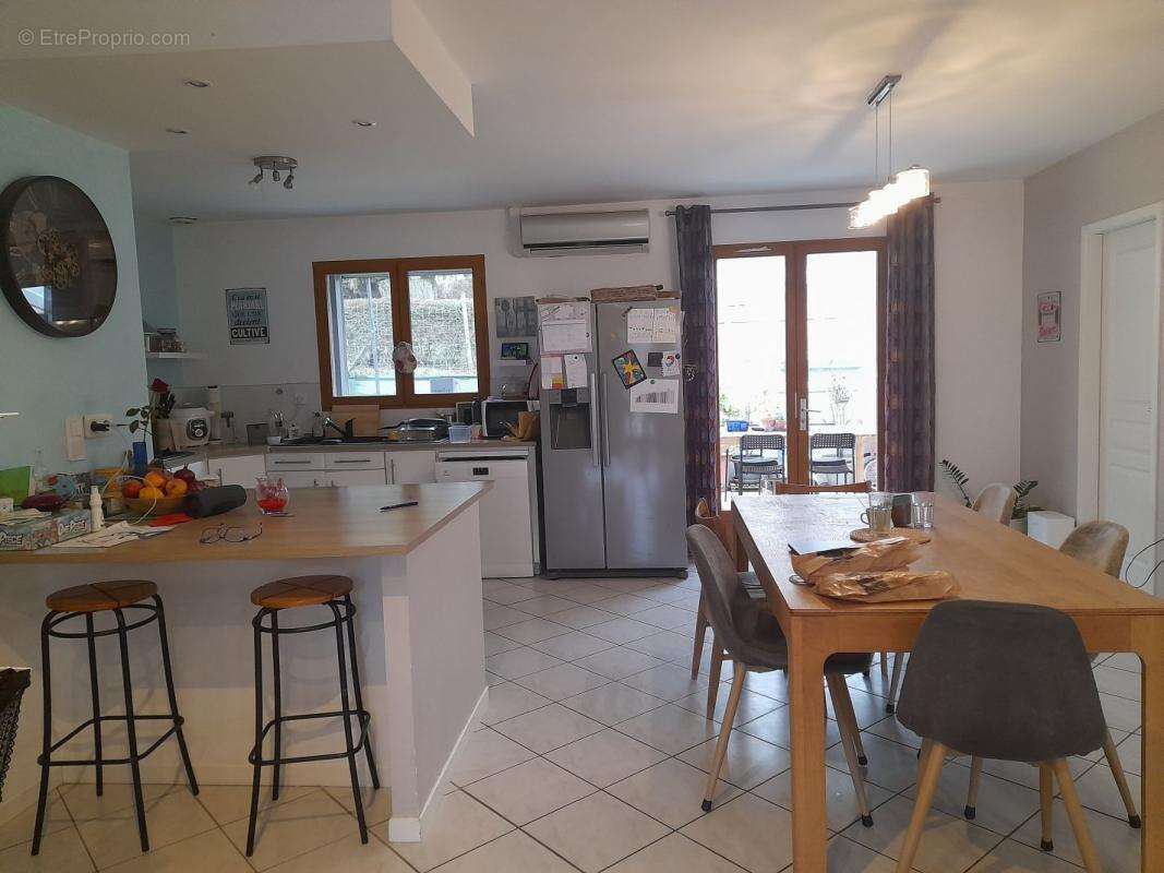 Maison à SAINT-GEOIRE-EN-VALDAINE