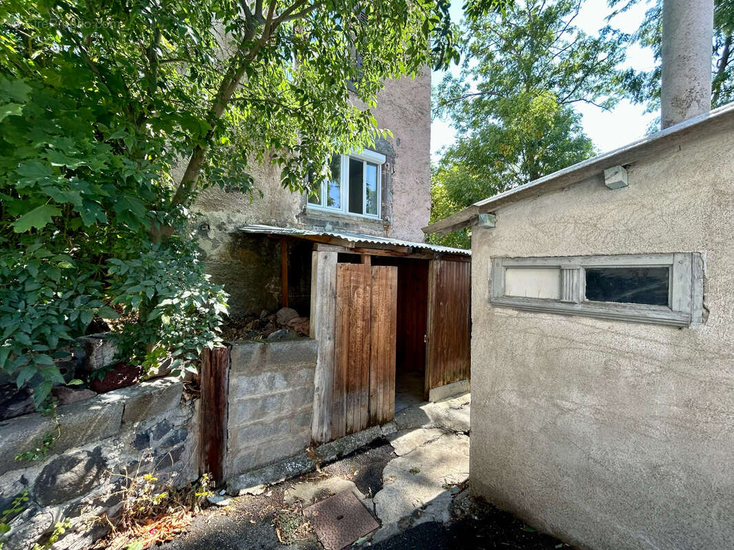 CHATEAUGAY - Maison de bourg Auvergnate de 101 m2, 3 chambres, garage, cave et parking double. - photo 28