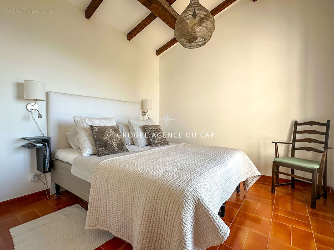 Maison à LES ISSAMBRES