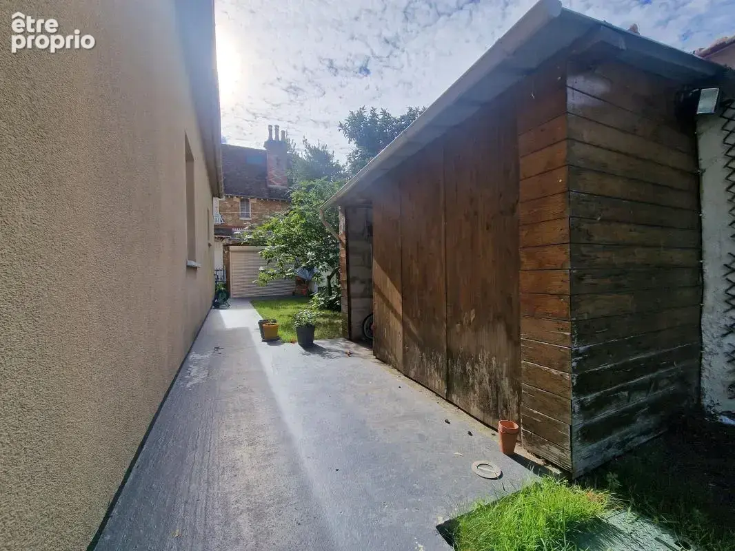 VAIRES SUR MARNE : Maison individuelle de construction 2012 de 7 pièces principales d'une superficie habitable de 122m² (145m² a - photo 14