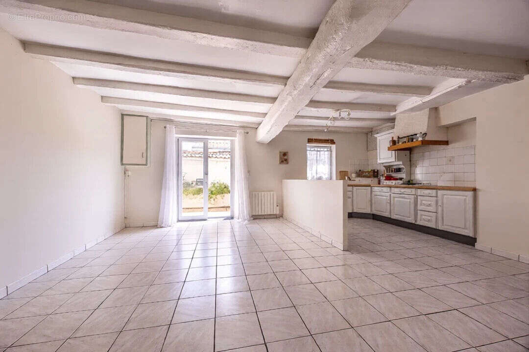 Maison de ville, 2 chambres et un bureau, jardin - photo 2