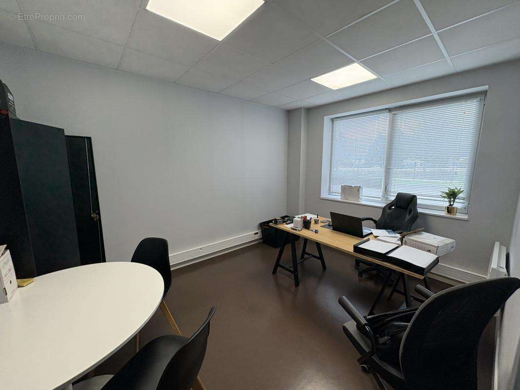 Commerce à THORIGNE-FOUILLARD