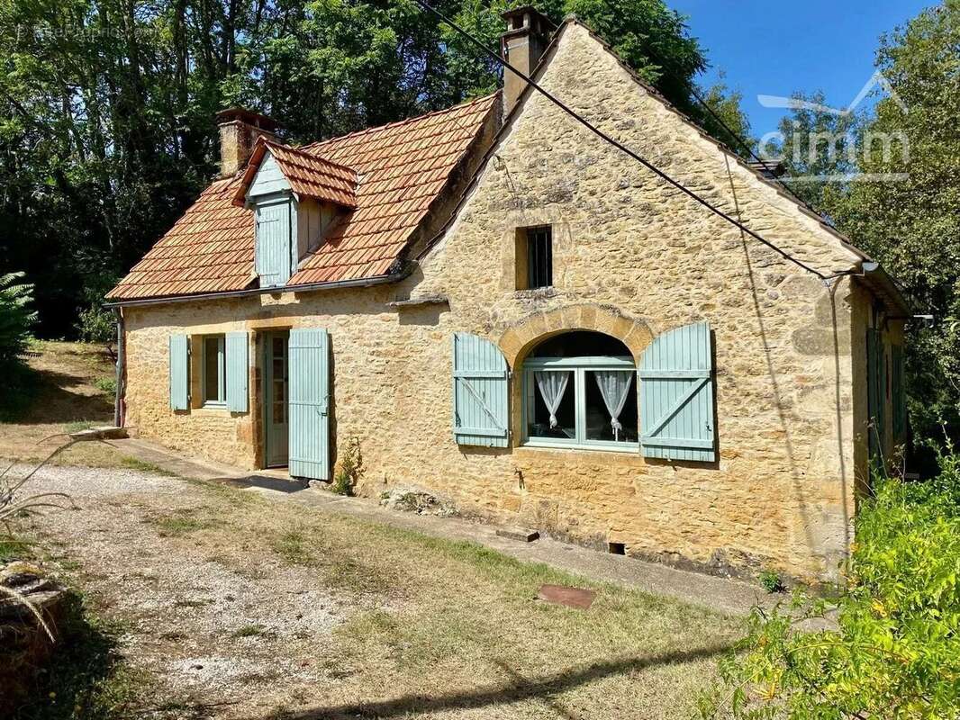 Maison à CARSAC-AILLAC