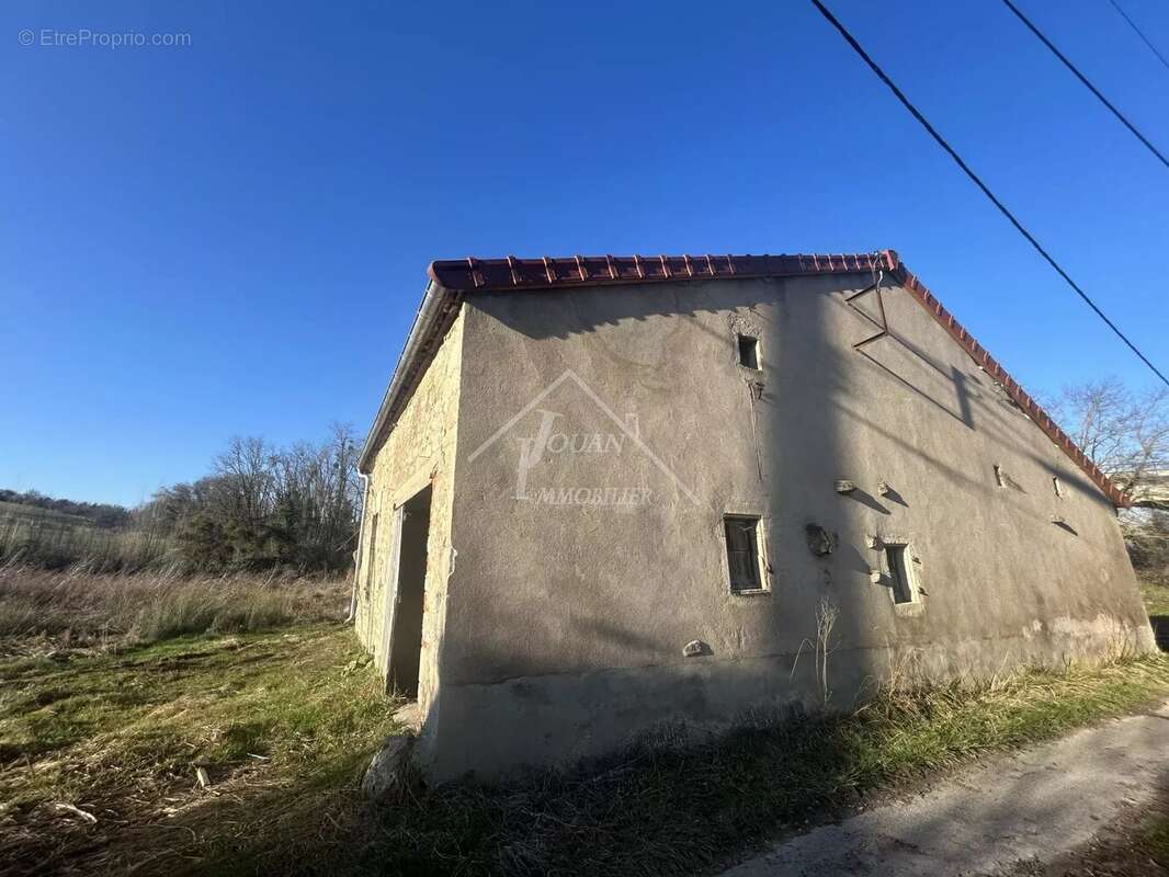 Commerce à BELLENAVES