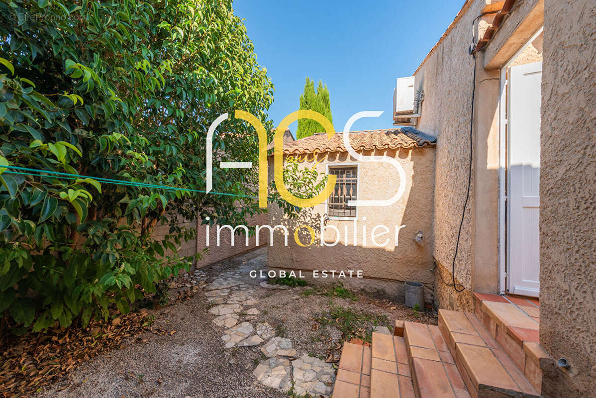 Maison Chateauneuf Les Martigues 5 pièce(s) 101 m2 garage plain pied calme - photo 5