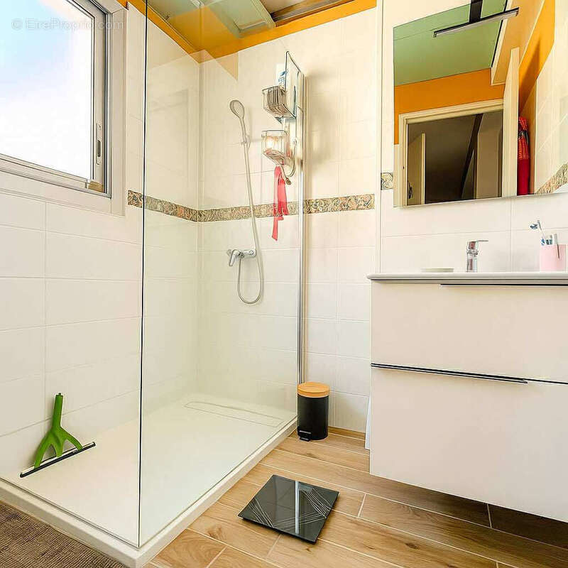 T3  Sète 73.64 m2 entièrement rénové ! - photo 4