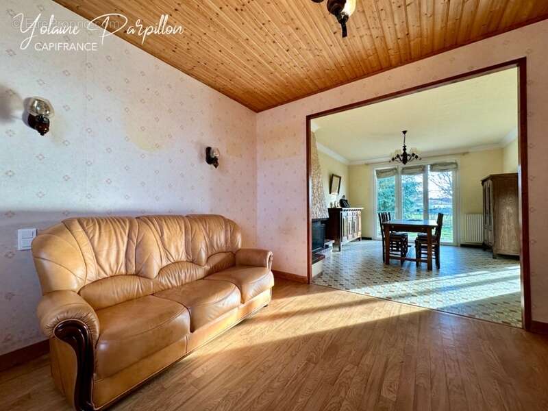 Maison 4 chambres, plein centre MONTAIGU VENDEE (85) - photo 4