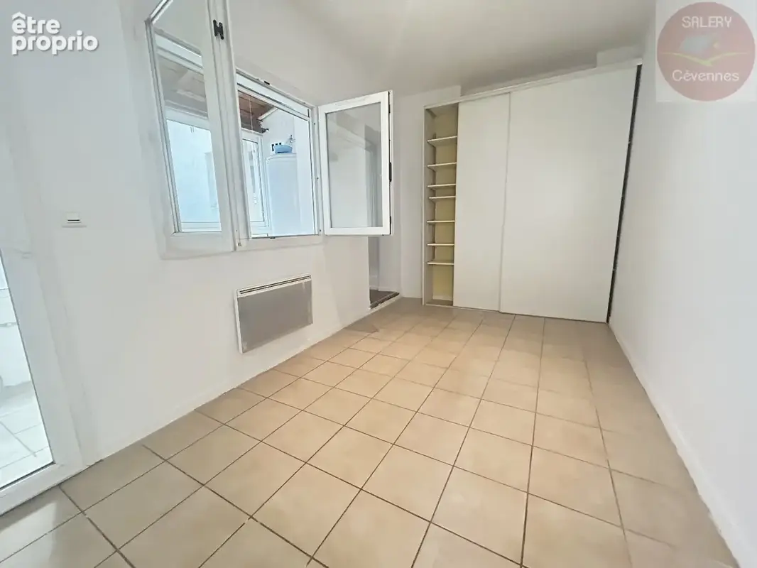 ANDUZE  Appartement T4 lumineux au cur du village - photo 2