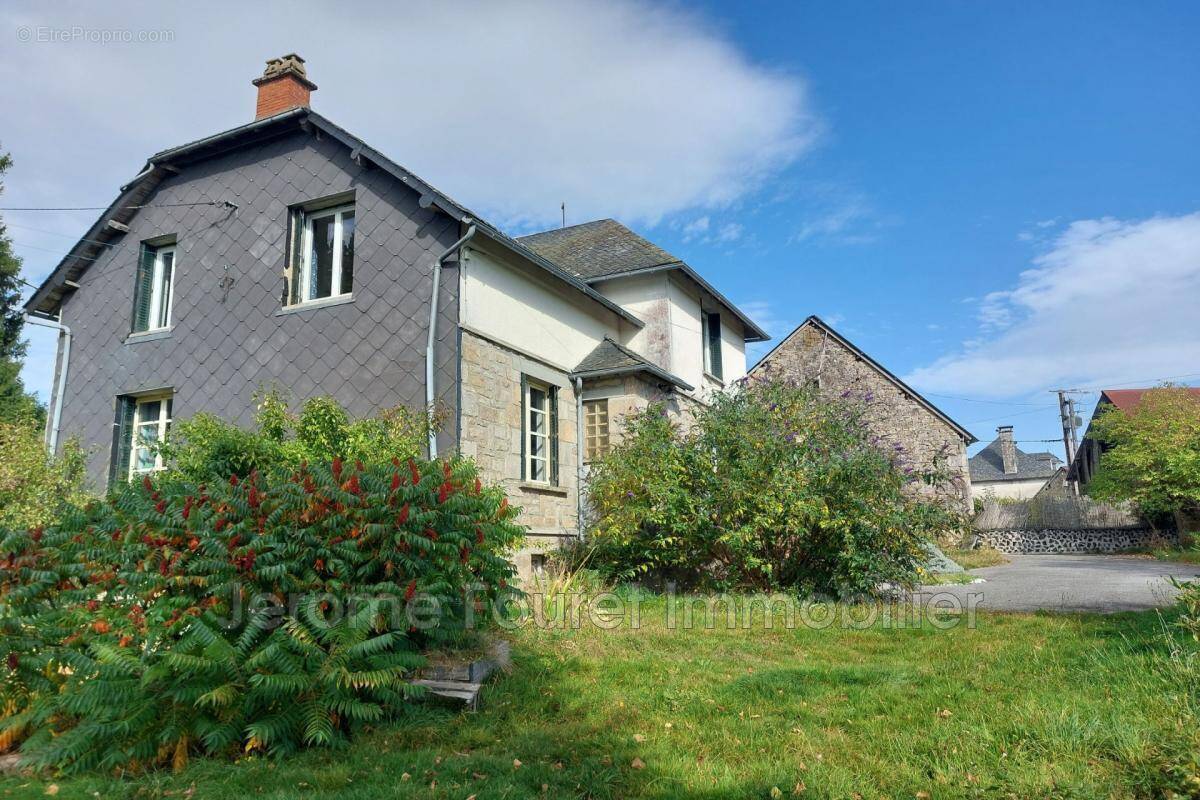 Maison à EGLETONS