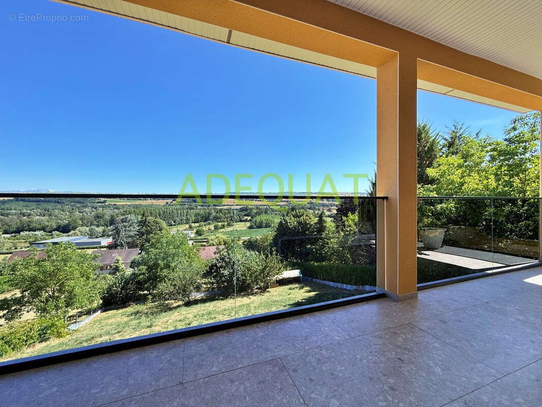 Cessieu / maison individuelle / 2 logements/ ideal bi-famille / 7 chambres / terrasses / cave / terrain de 202 - photo 4