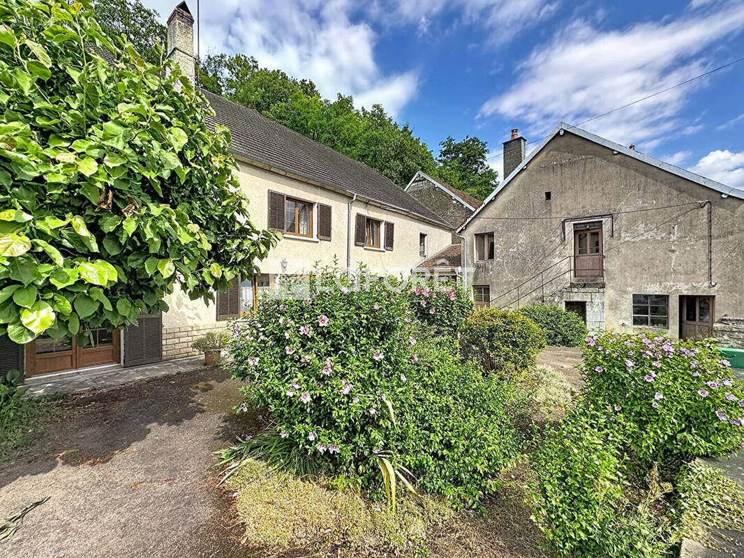 Maison à MONTUREUX-ET-PRANTIGNY