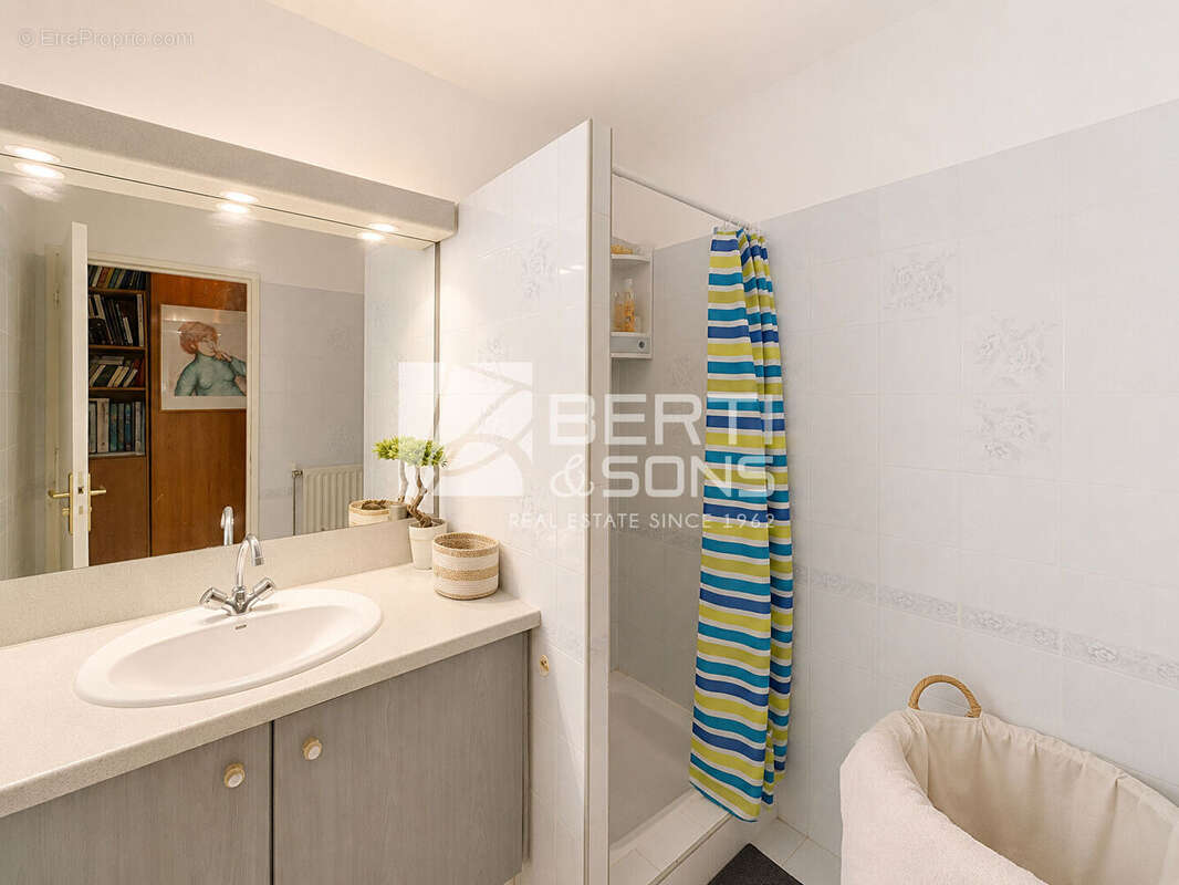 Appartement à MANDELIEU-LA-NAPOULE