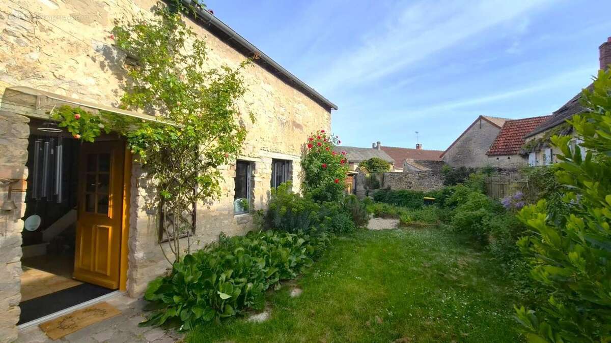 Maison à ETAMPES