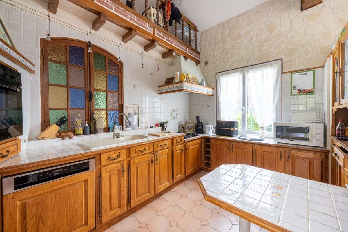 Maison à NEAUFLES-SAINT-MARTIN